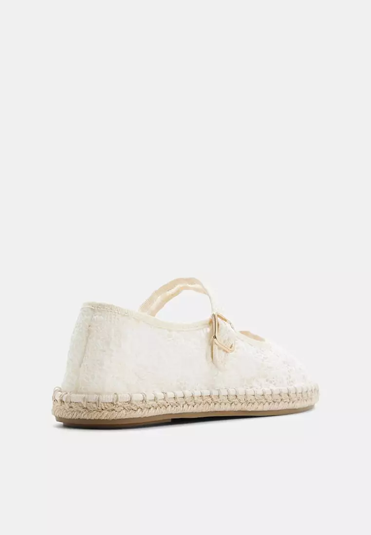 Alisse Flats