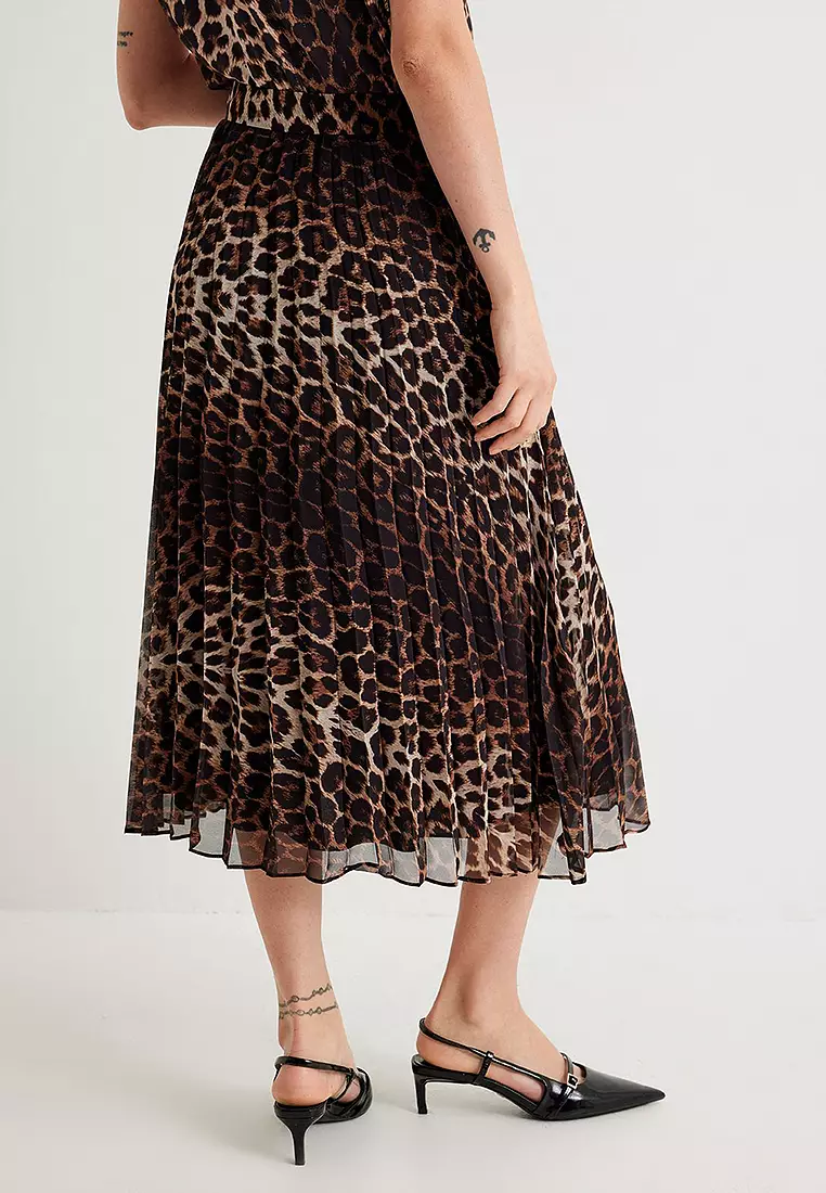 褶飾豹紋半截裙