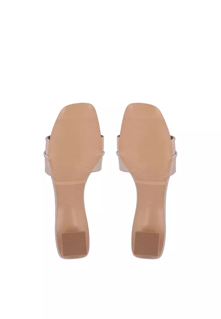 Dark Beige Glossy Chunky Heeled Sandals