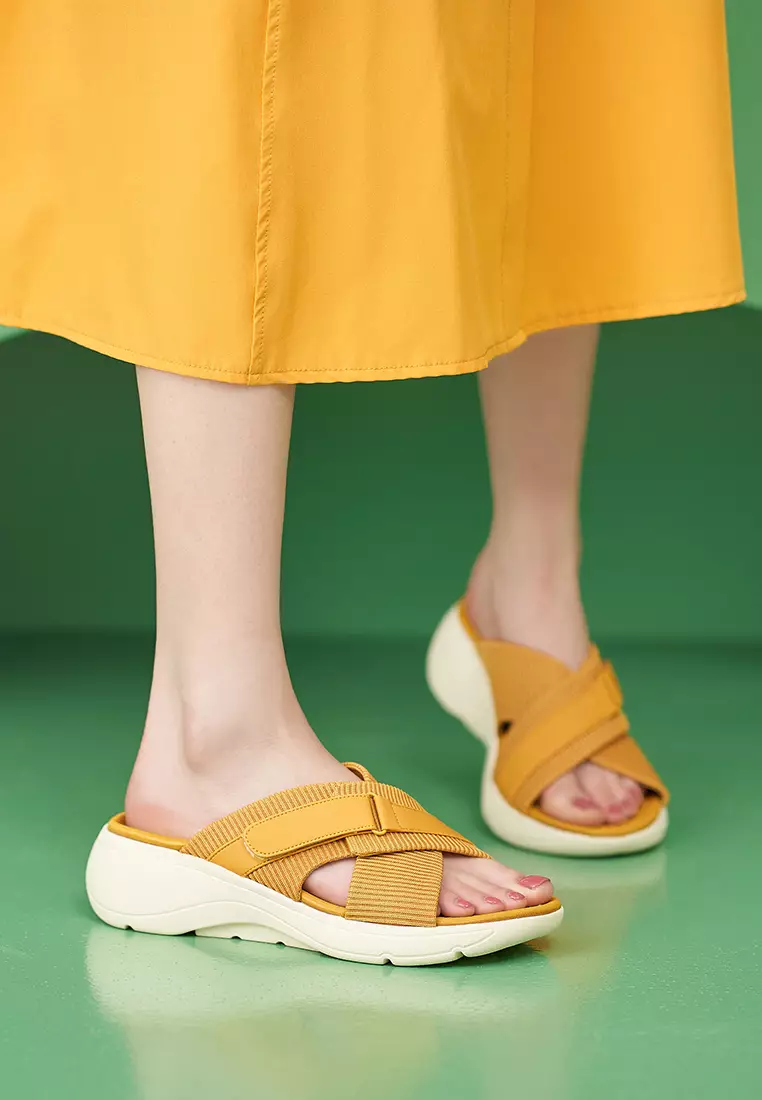 Wedge sandals with velcro straps outlet