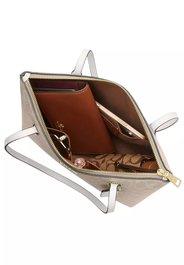 Fiona Zip Tote Bag In Signature Canvas - Sand/White