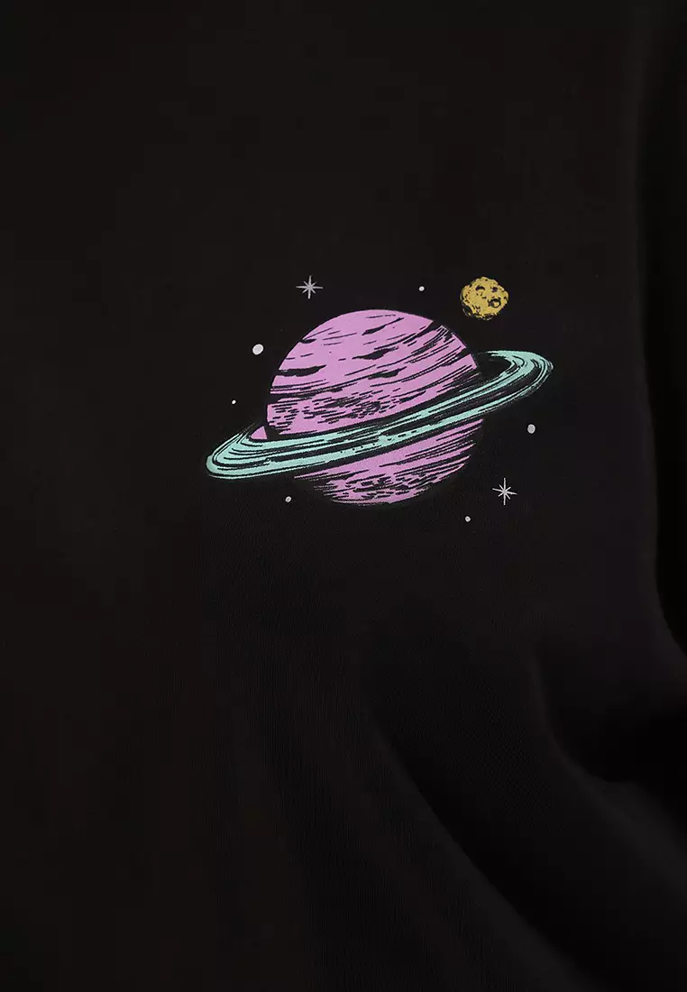 Black Galaxy Printed Boyfriend Fit Plus Size T-Shirt Tbbss25Bf00070
