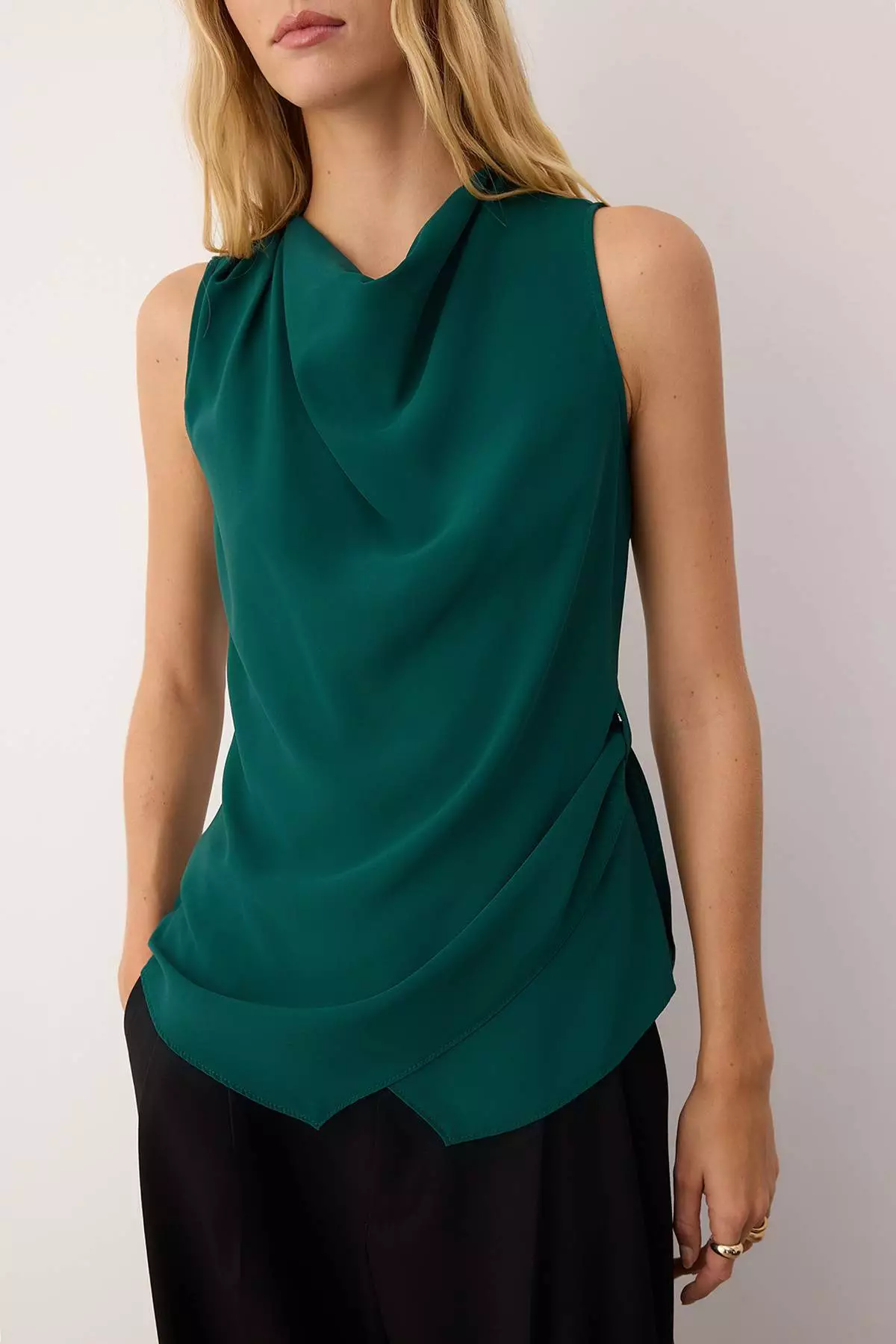 Emerald Green Sleeveless Satin Tie Detailed Woven Blouse
