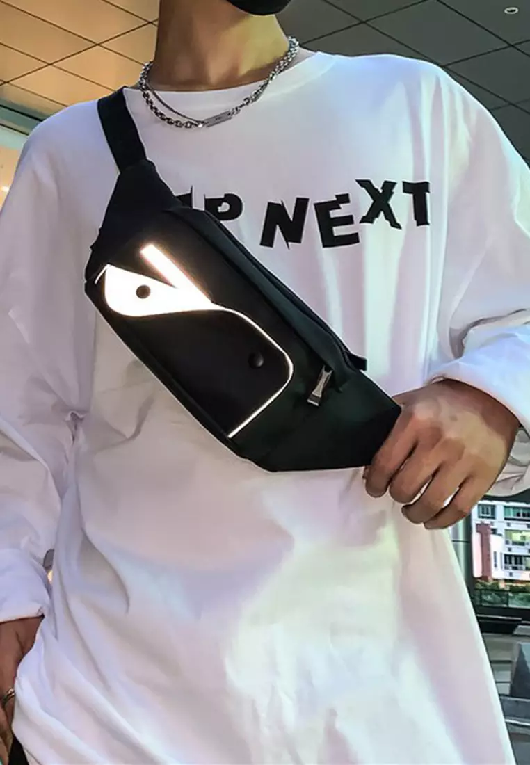 Reflective side bag store