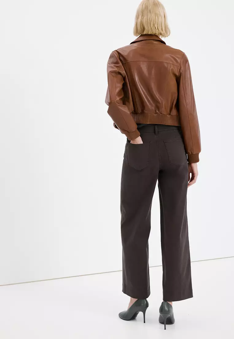 High-Waisted Wide-Leg Jeans With Stitching