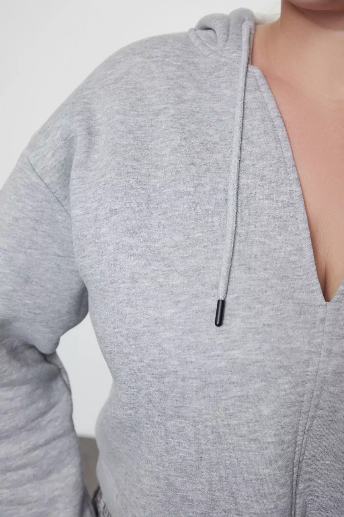 Gray Deep V Neck Crop Top With Polar Fleece Inside Knitted Plus Size Sweatshirt Tbbaw25Ao00006