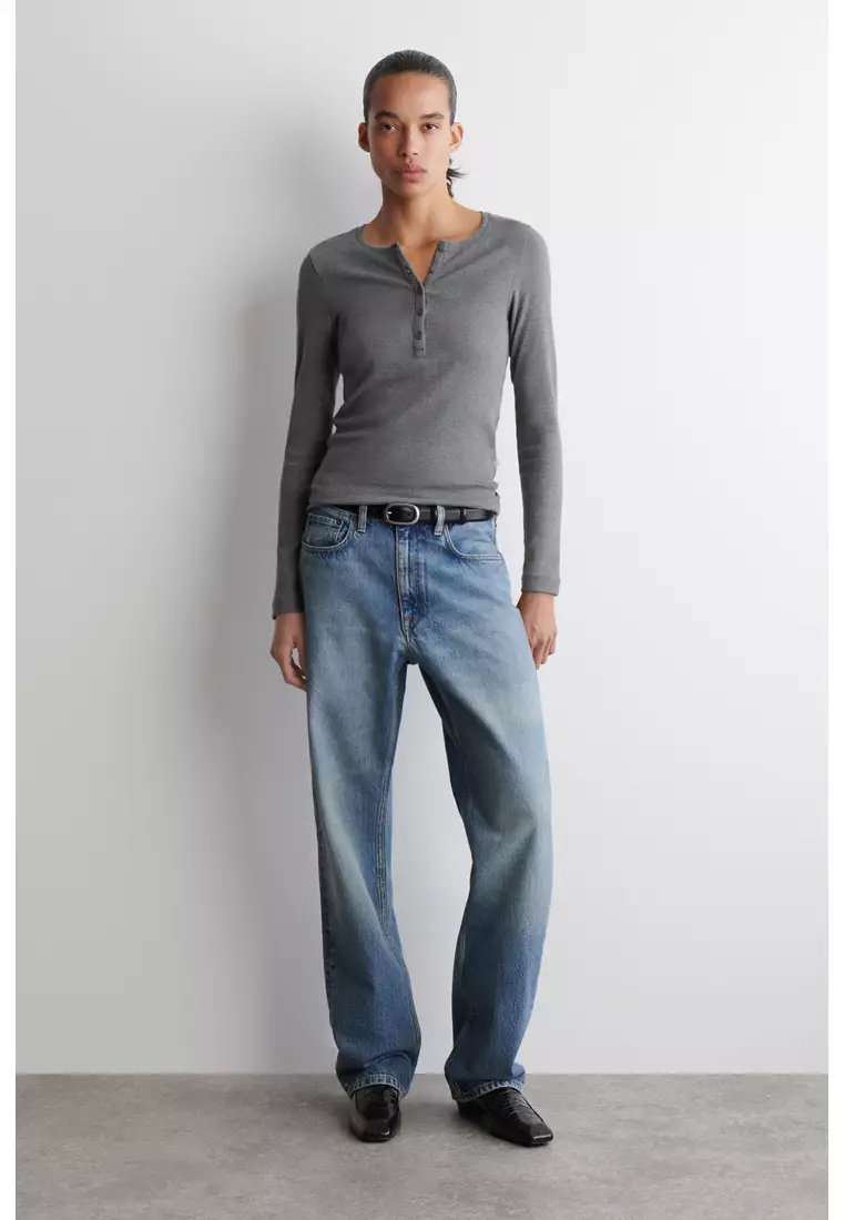 LONG-SLEEVED HENLEY TOP