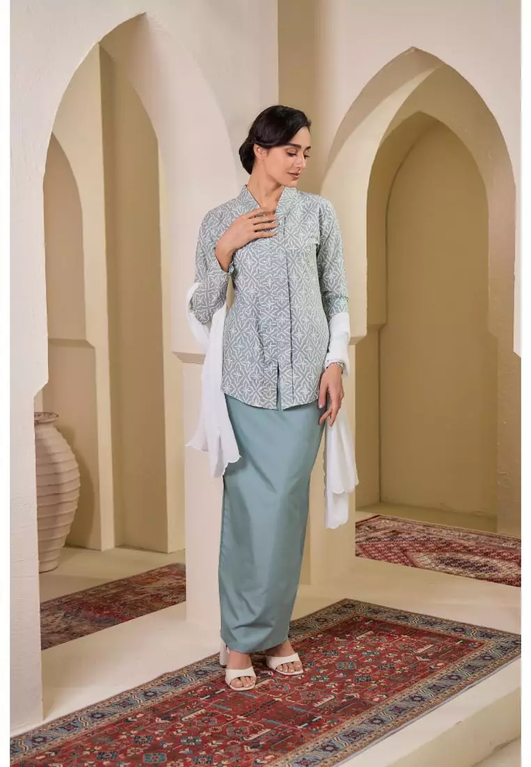 Kebaya Midi Batik Moden