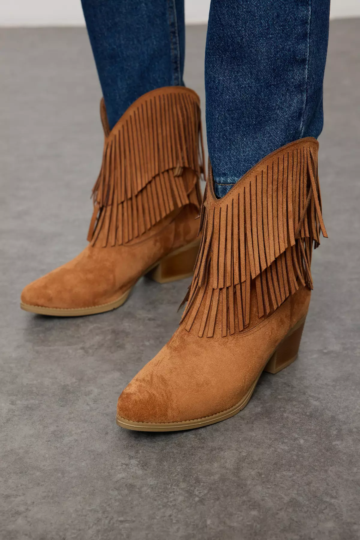 Tan Suede Brown Tasseled Cowboy Block Heeled Women's Boots Takaw25Bo00031