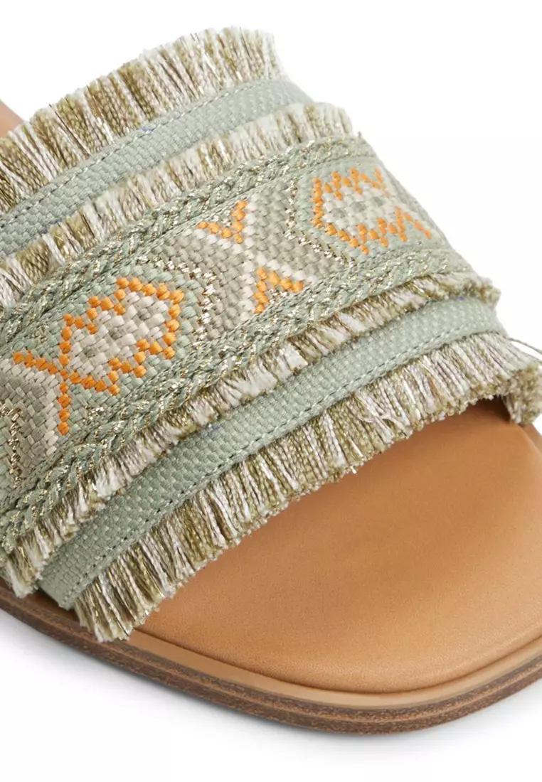 naturalizer nalani sandals