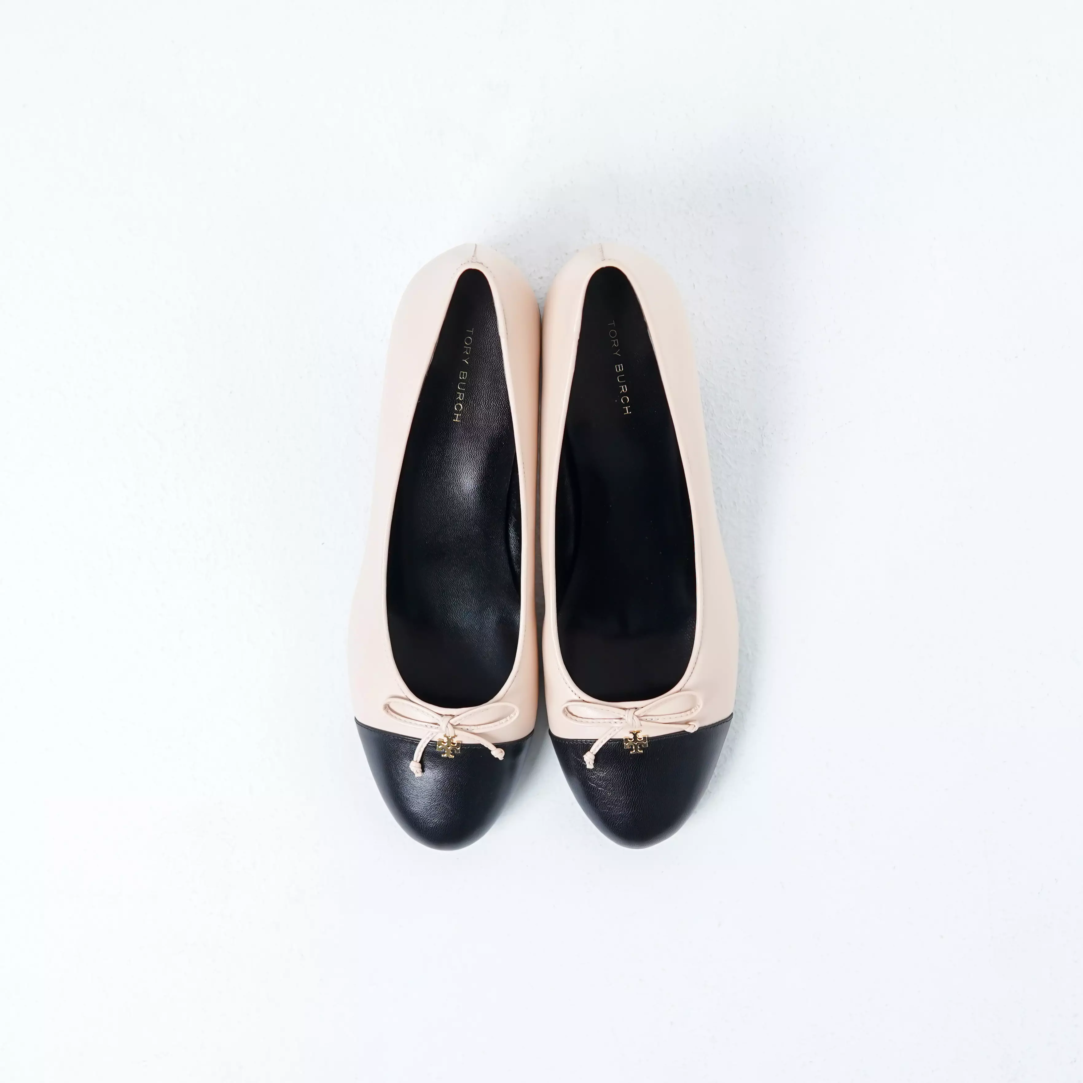 Sepatu TORY BURCH BOW RIBBON BLACK NUDE 45MM HEELS 100% ORIGINAL