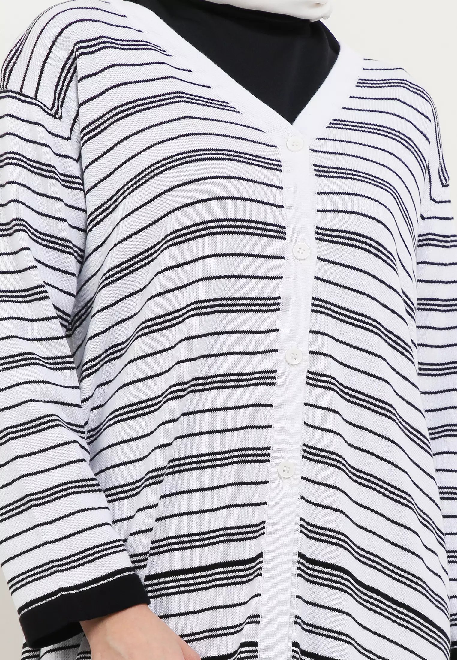 MFMW Rosateja Outer Cardigan Rajut Putih Motif Salur Hitam