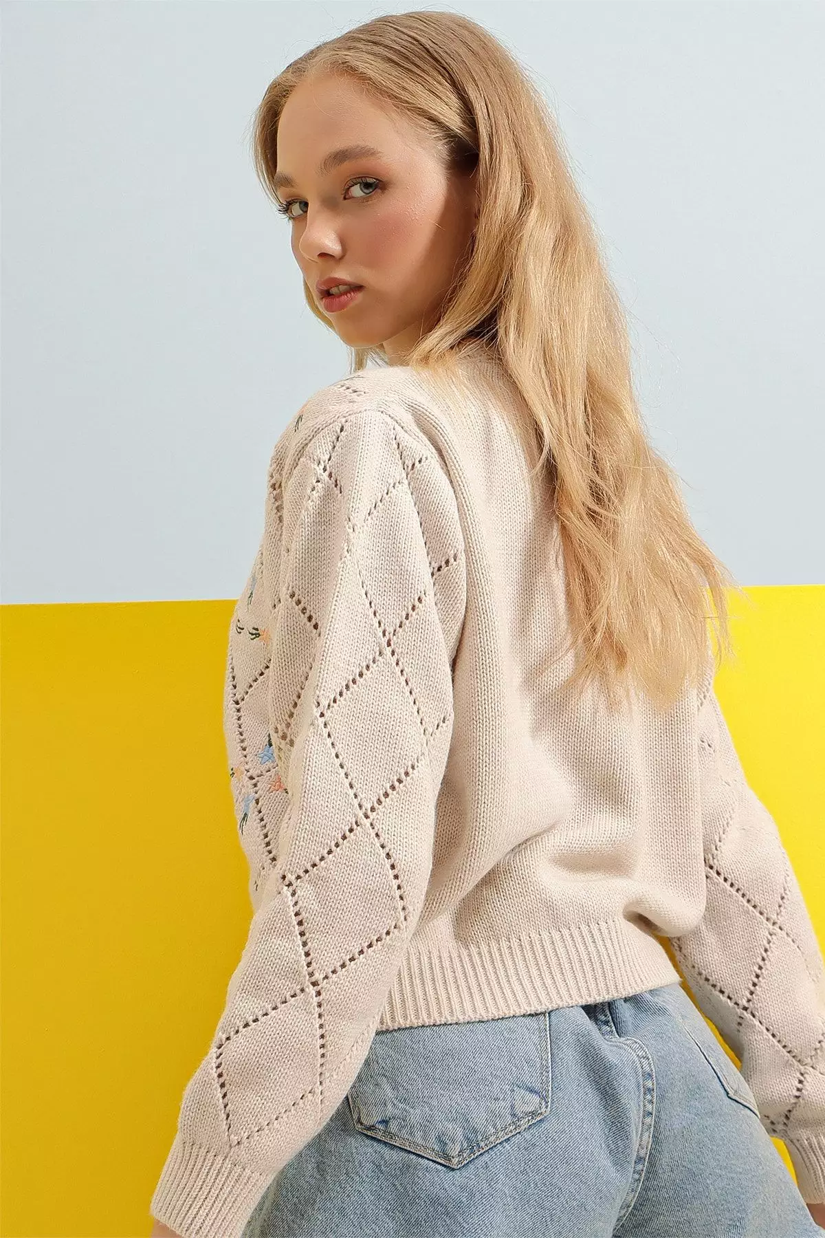 Embroidered Cardigan