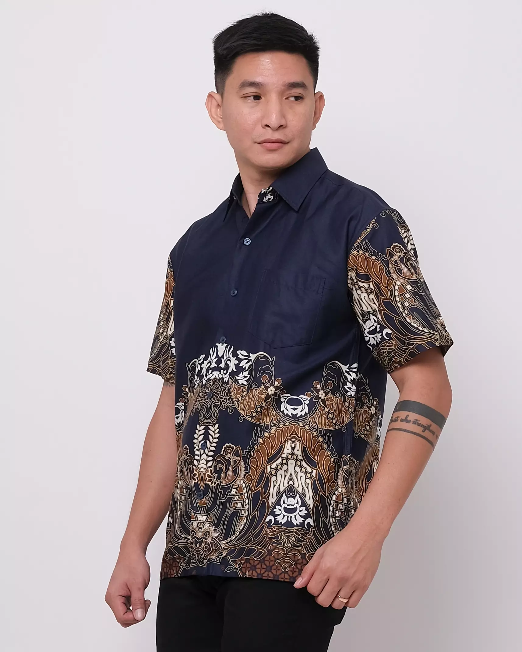 Andre Michel Kemeja Batik Lengan Pendek Navy 16787