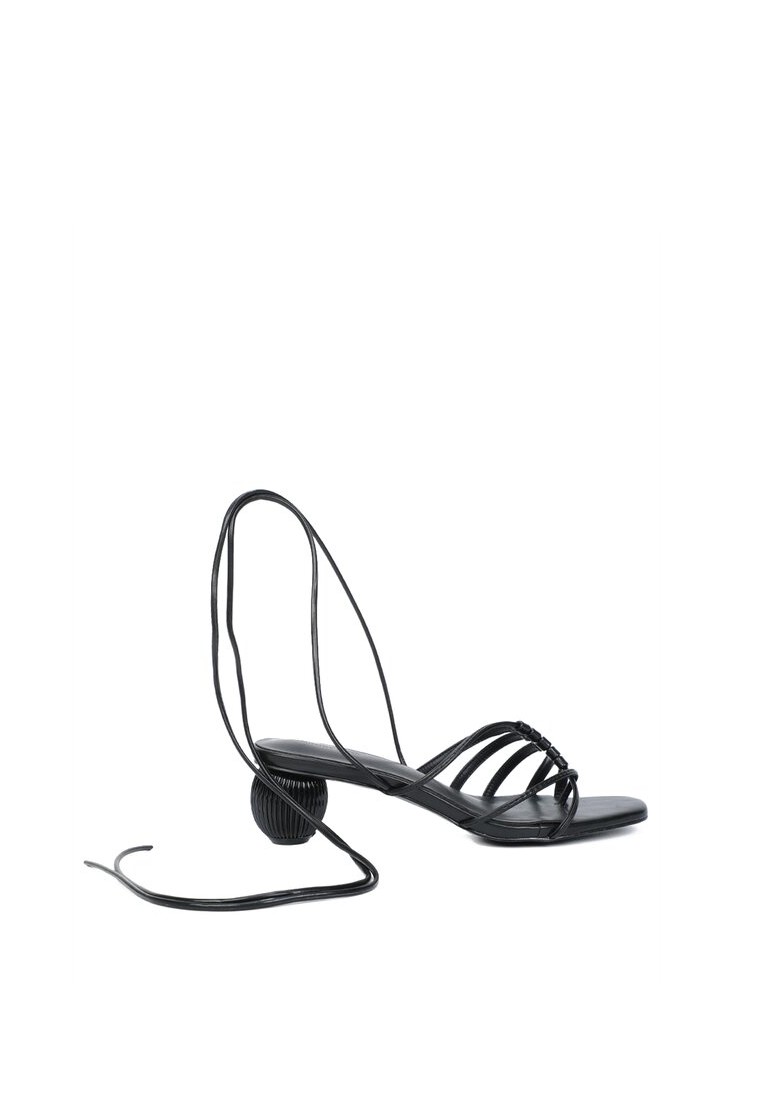 Elizabeth Thong Heels