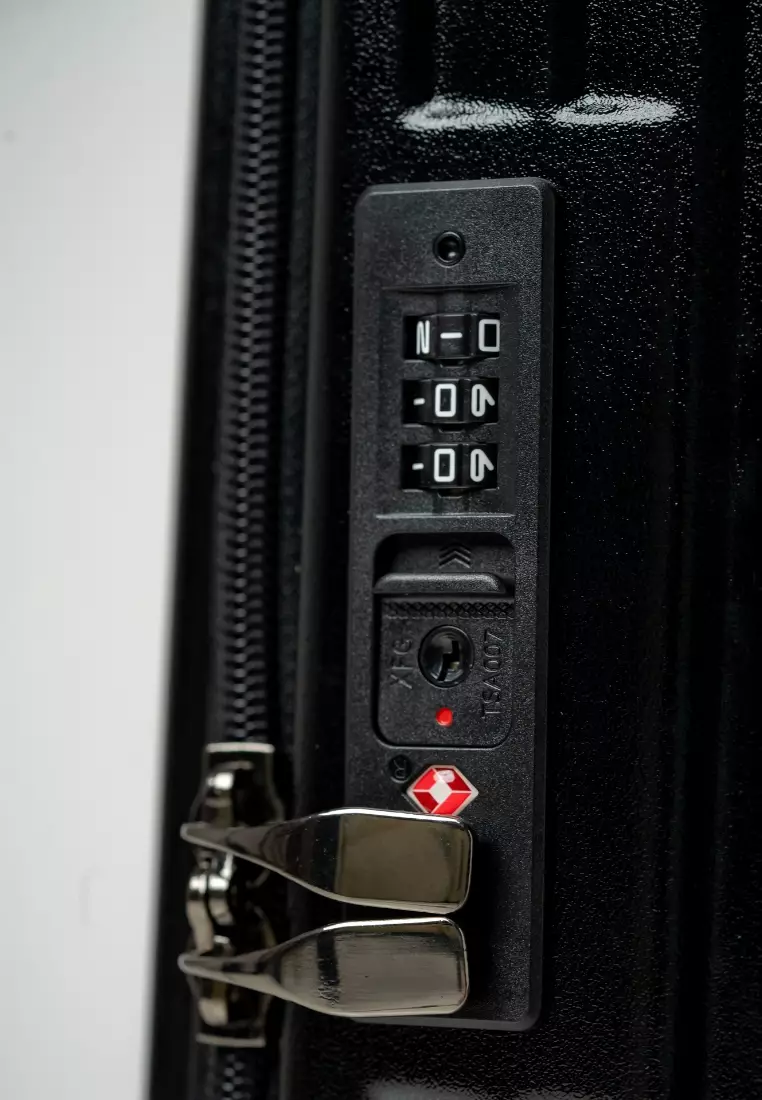 Alpha 24" Medium Hard Case Luggage Black