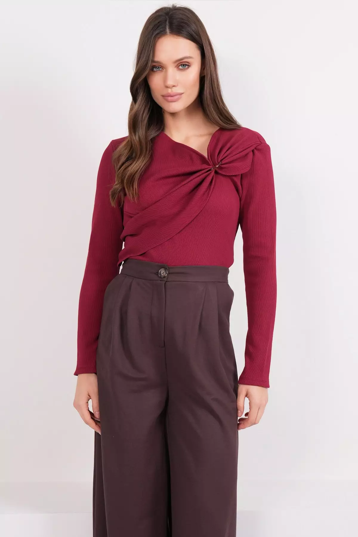 Women'S Burgundy Asymmetrical Neckline Accessory Detail Shirred Camisole Blouse Alc-X14357