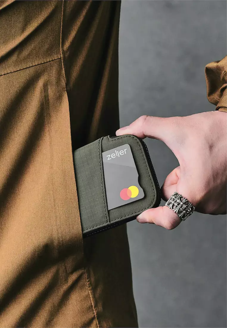 Alpaka Zip Card Pouch - Axoflux Green