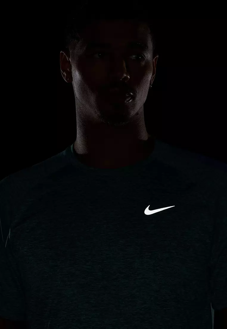 Stride Dri-FIT ADV Short-Sleeves Running Tee