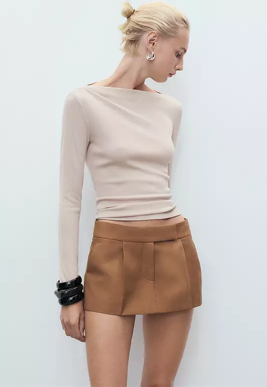 Long-Sleeved Boat-Neck T-Shirt