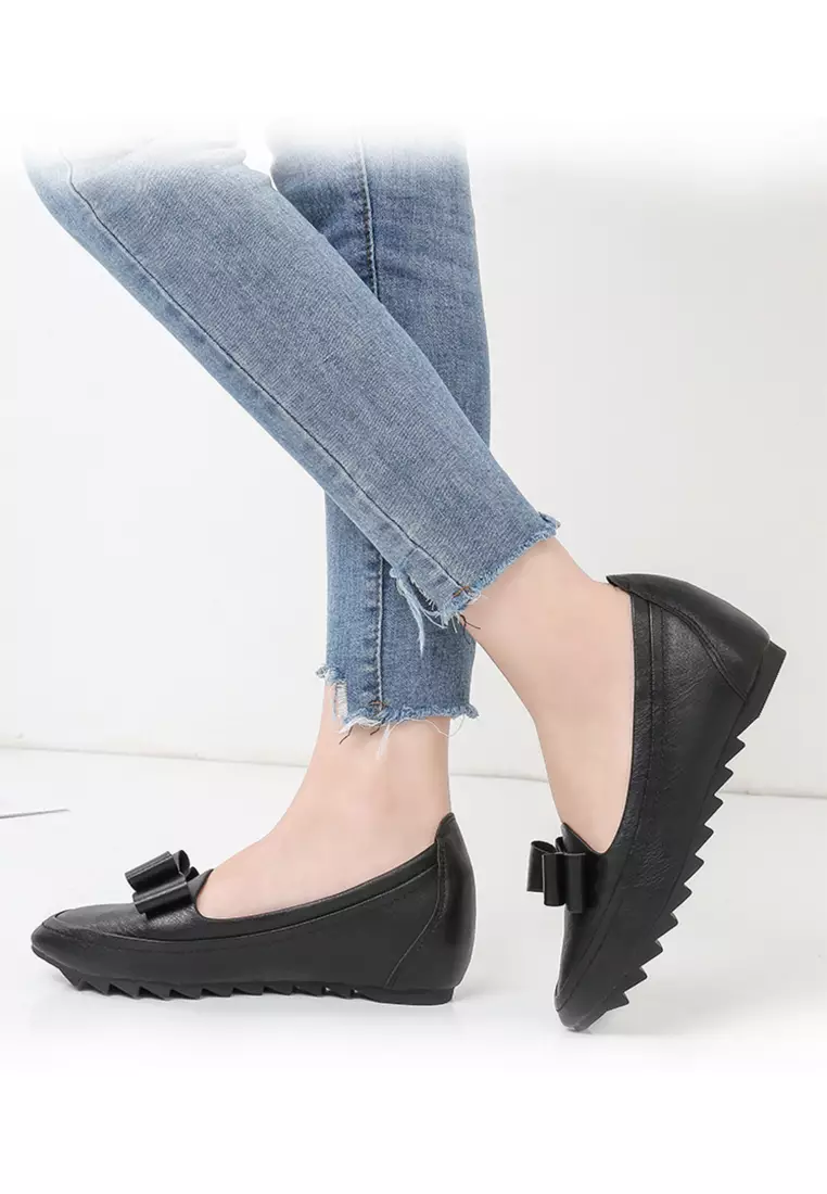Hidden heel clearance flats