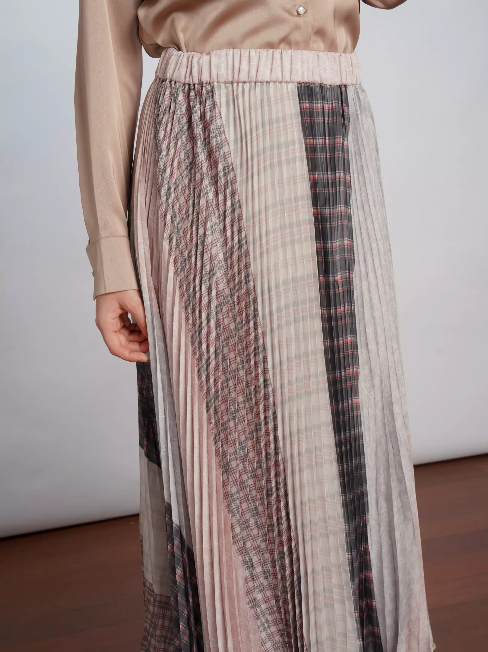 Jual Aleza Aleza - Jiya Pleat Skirt Mix Original 2026 | ZALORA Indonesia