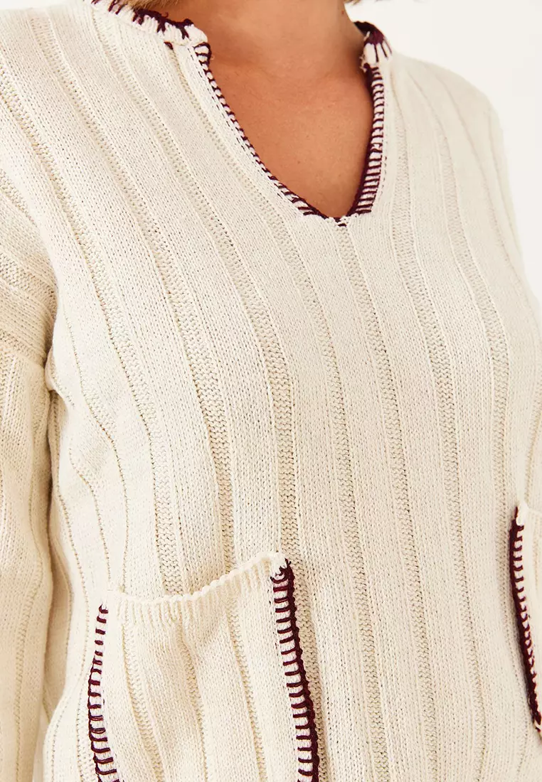 Women's V-Neck Shepherd Stitched Embroidered Detailed Pocket Knitwear Sweater 20247523