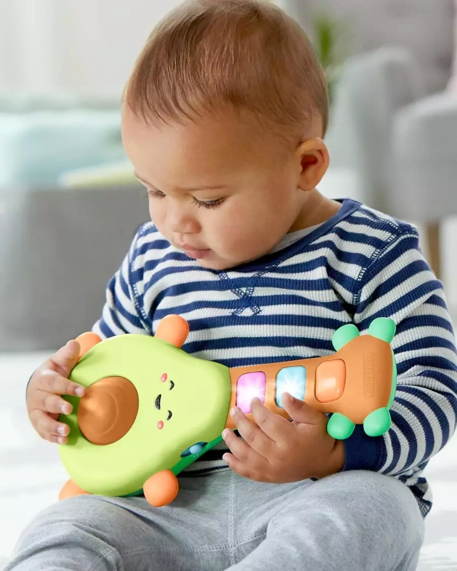 Skip Hop Farmstand Grow & Play Guitar - Mainan Edukasi Bunyi Alat Musik Bayi