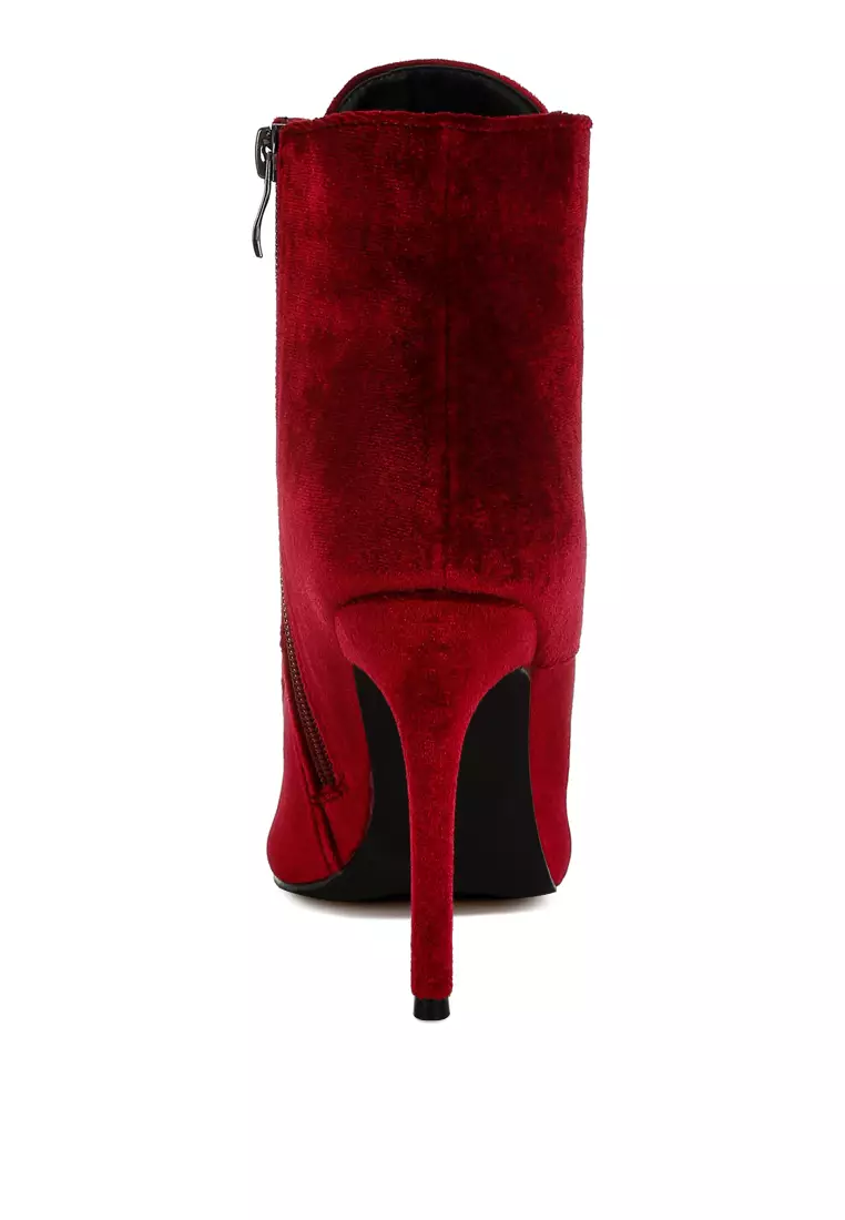 Sepatu bot hak tinggi beludru warna merah anggur