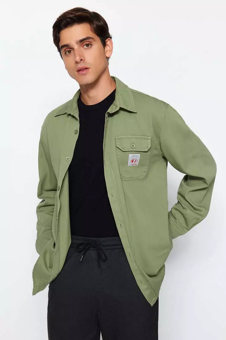Khaki Men's Relaxed Fit Tag Detail Single Pocket Shirt.