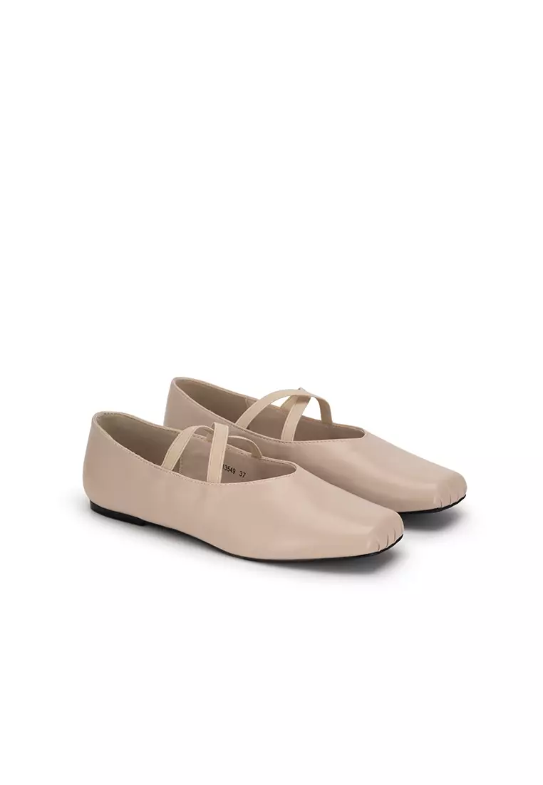POINTÉ TOE FLAT PUMP