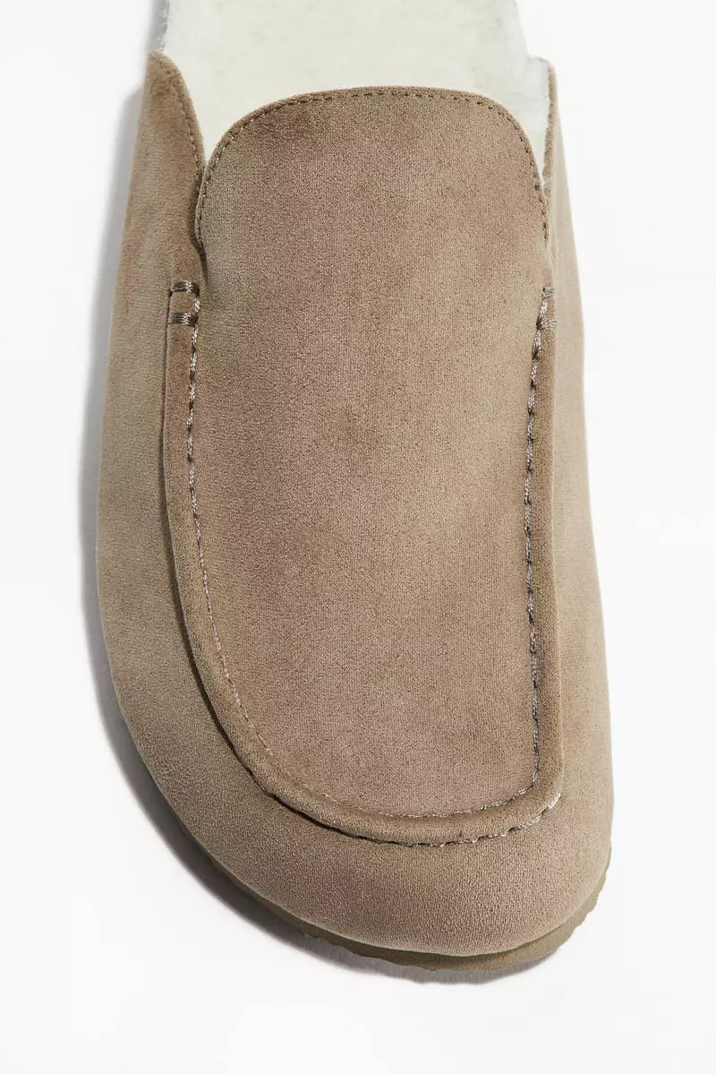 Pile-lined slippers