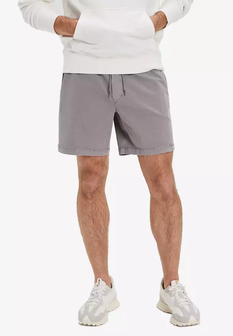 compression shorts with pockets