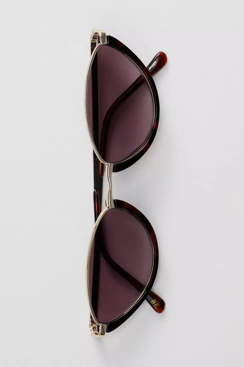 Slim sunglasses