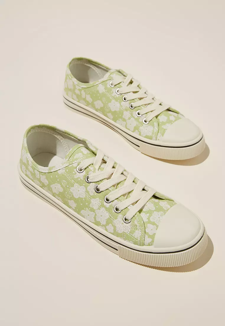 Lime clearance green plimsolls