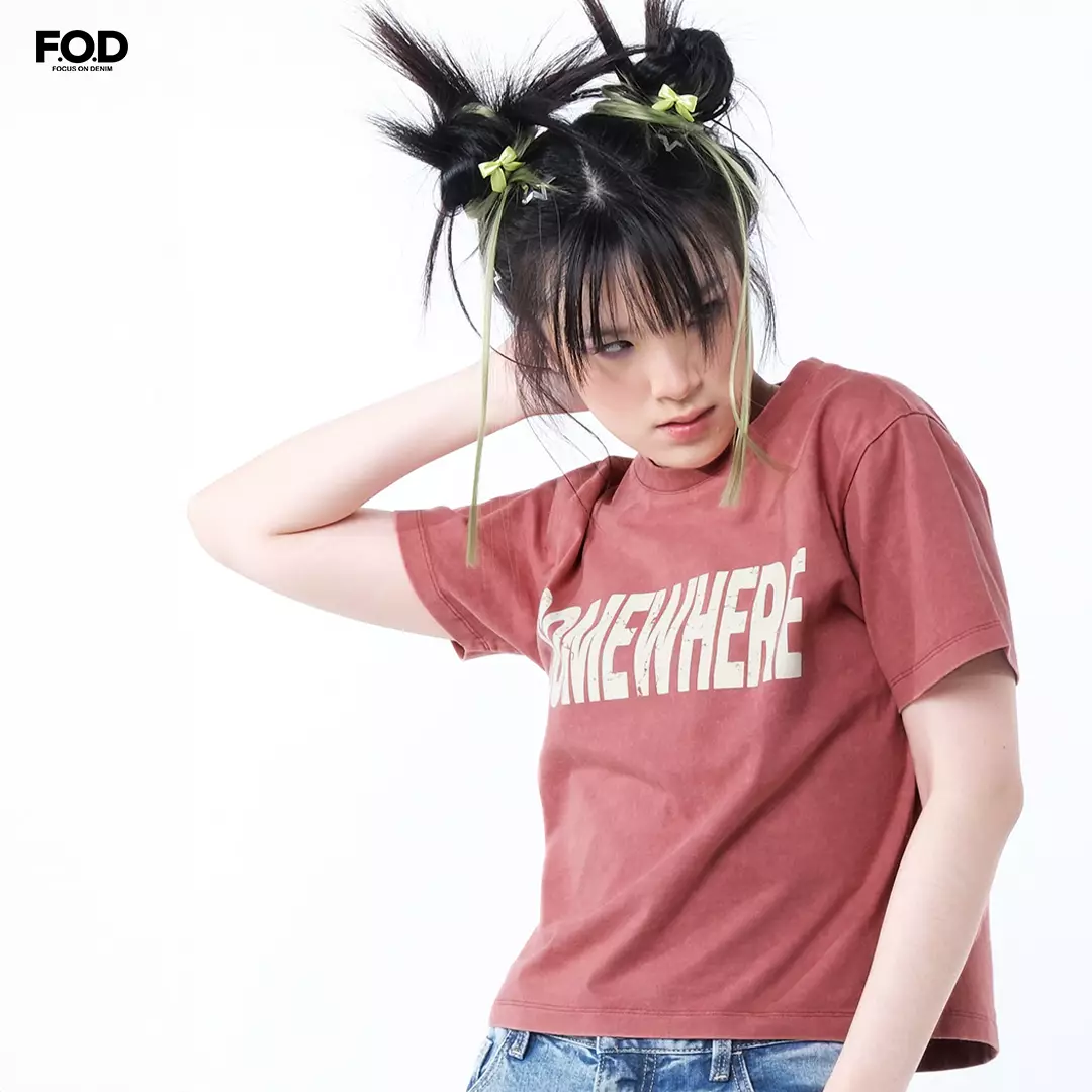 Kaos Wanita Somewhere Dark Pink