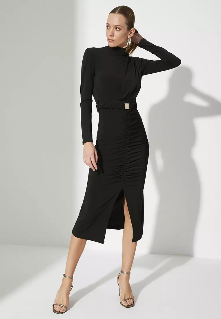 Fitted/Situated Collar Knitted Dress with a Belt