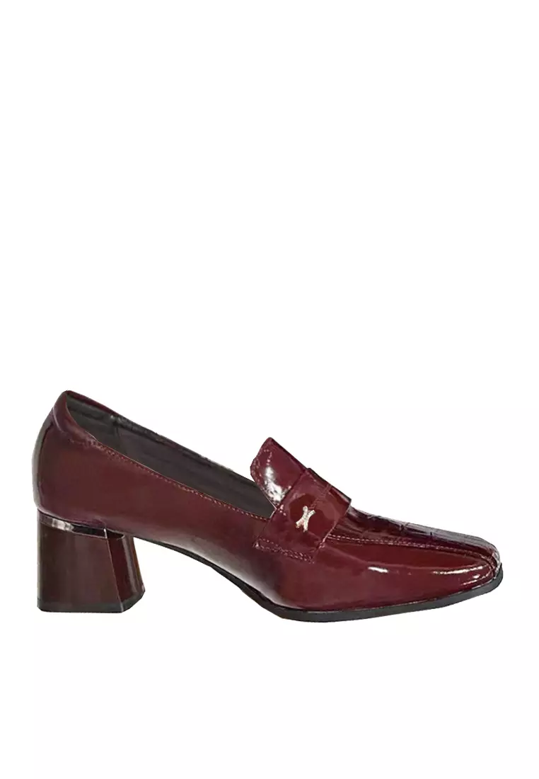 Discount on Twenty Eight Shoes  shoes - SKU: VANSA Simple Cow Patent Leather Loafers VSW-H1672308
