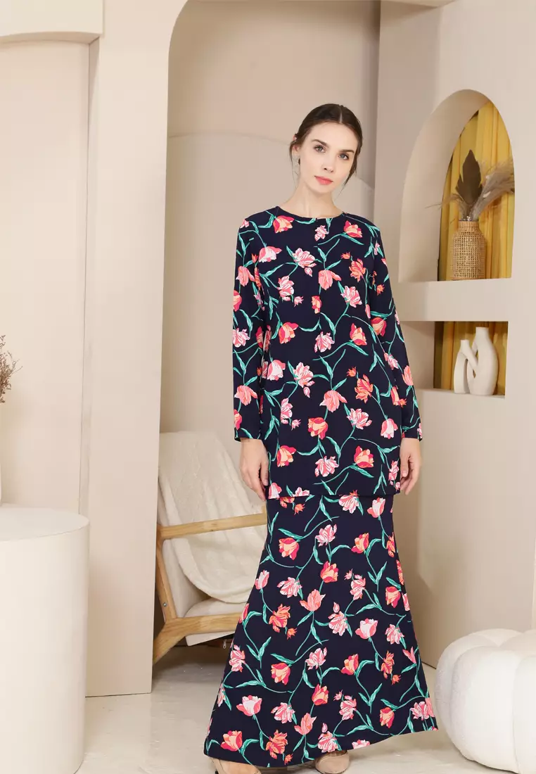 Rina Printed Kurung in Black Orange Flower