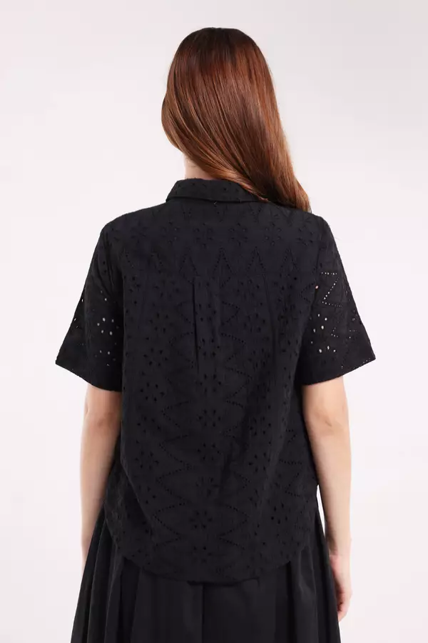 MINIMAL - Carra - Kemeja Bordir Bunga - Black Colour Black