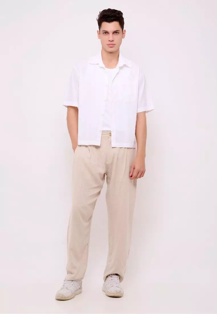 Kemeja Linen Pria Lengan Pendek Crop Putih – White Cropped Boxy Linen Shirt