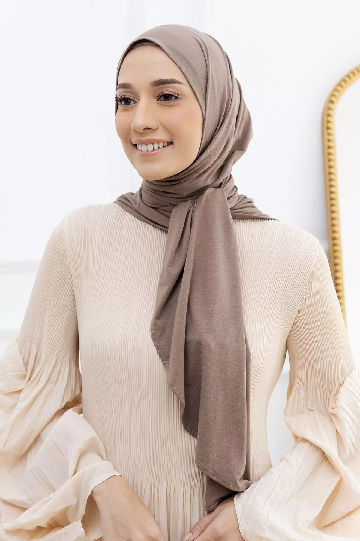 Tana Oval Shawl Hazelnut