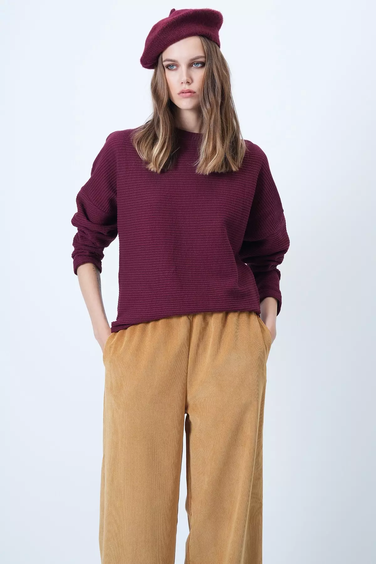 Women'S Burgundy Crew Neck Batwing Sleeve Wide Cut Basic Blouse Alc-X14391