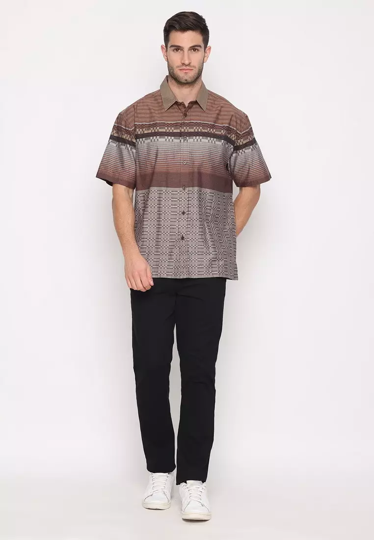 POLICE Kemeja Border Printing Coklat Abu Regular Fit Pria