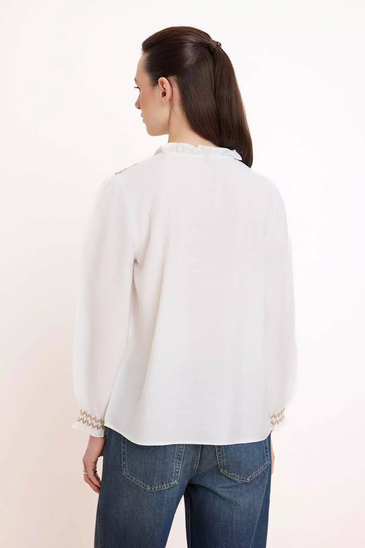 White Textured Gipe Detailed Oversized /Wide Fit Shirt Twoss26Go1