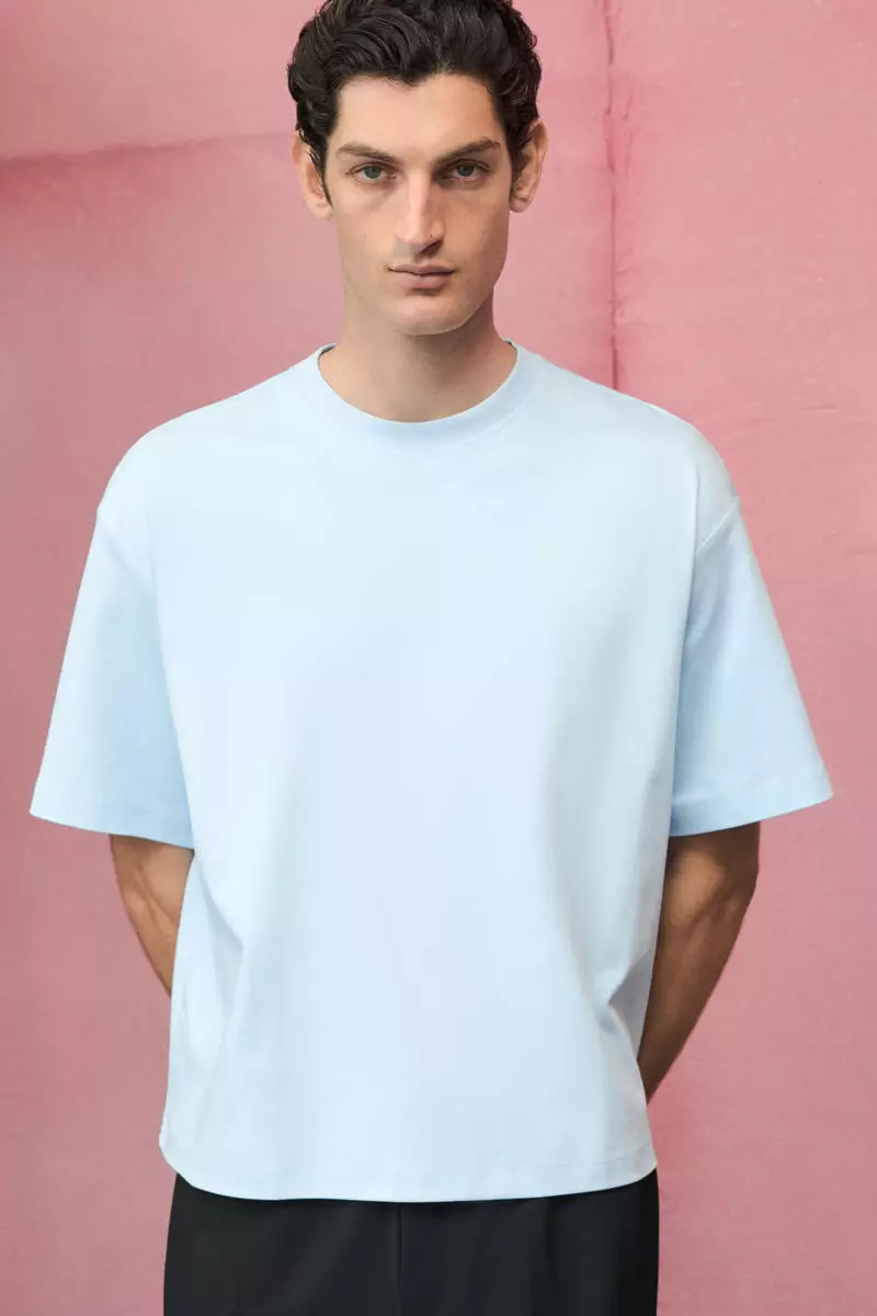 Loose Fit Boxy-style T-shirt