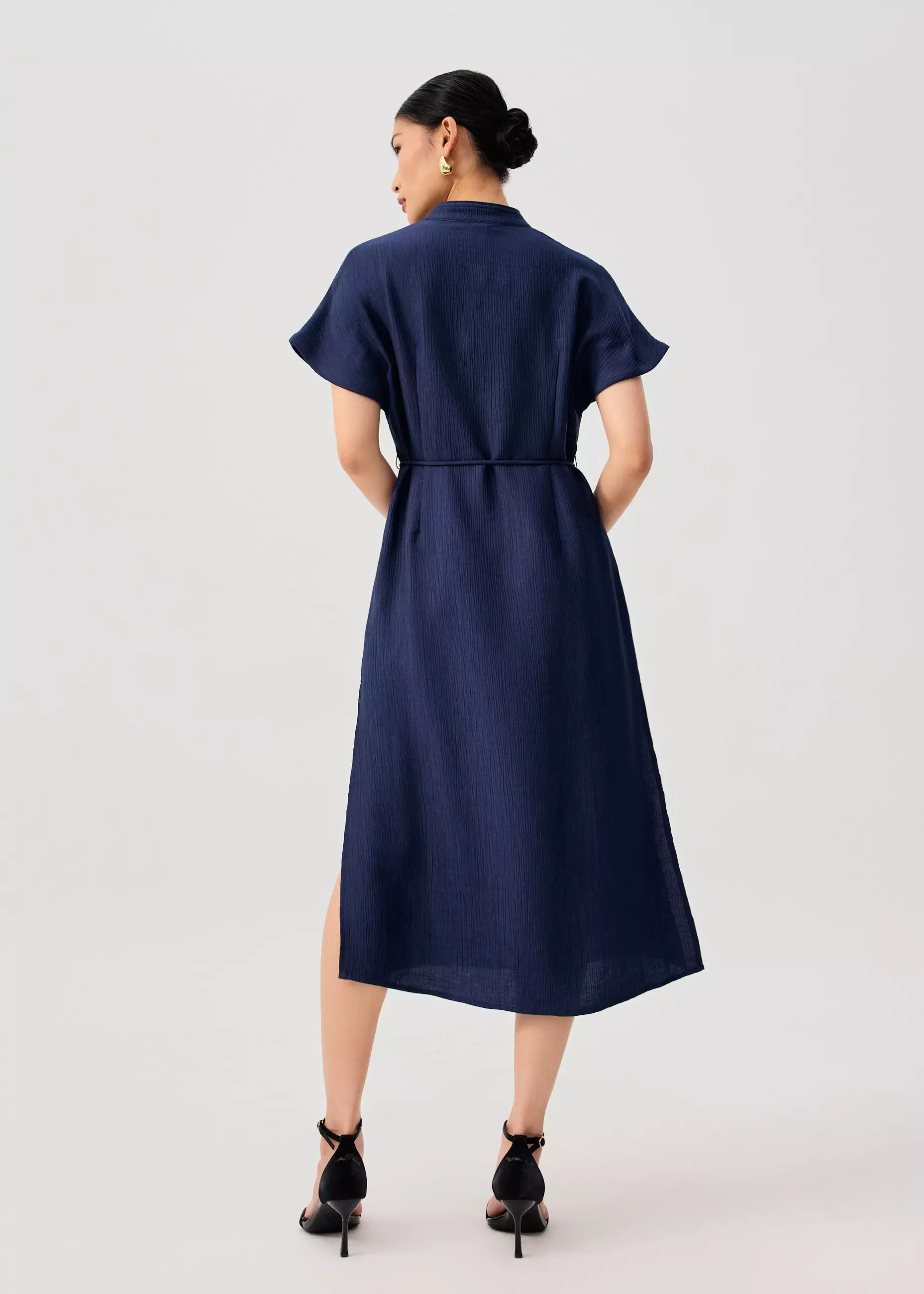 Dress Wanita - Detachable Sash Tie Crinkled Mandarin Collar Column Midi Dress