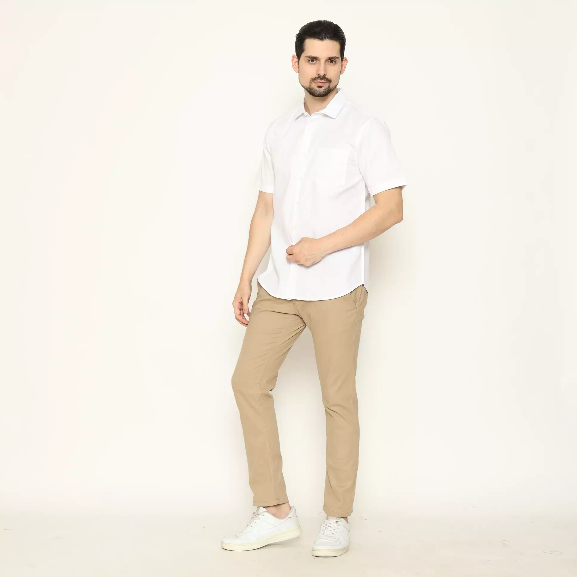 AMK Kemeja Pria Lengan Pendek SHS Maksim S/S White