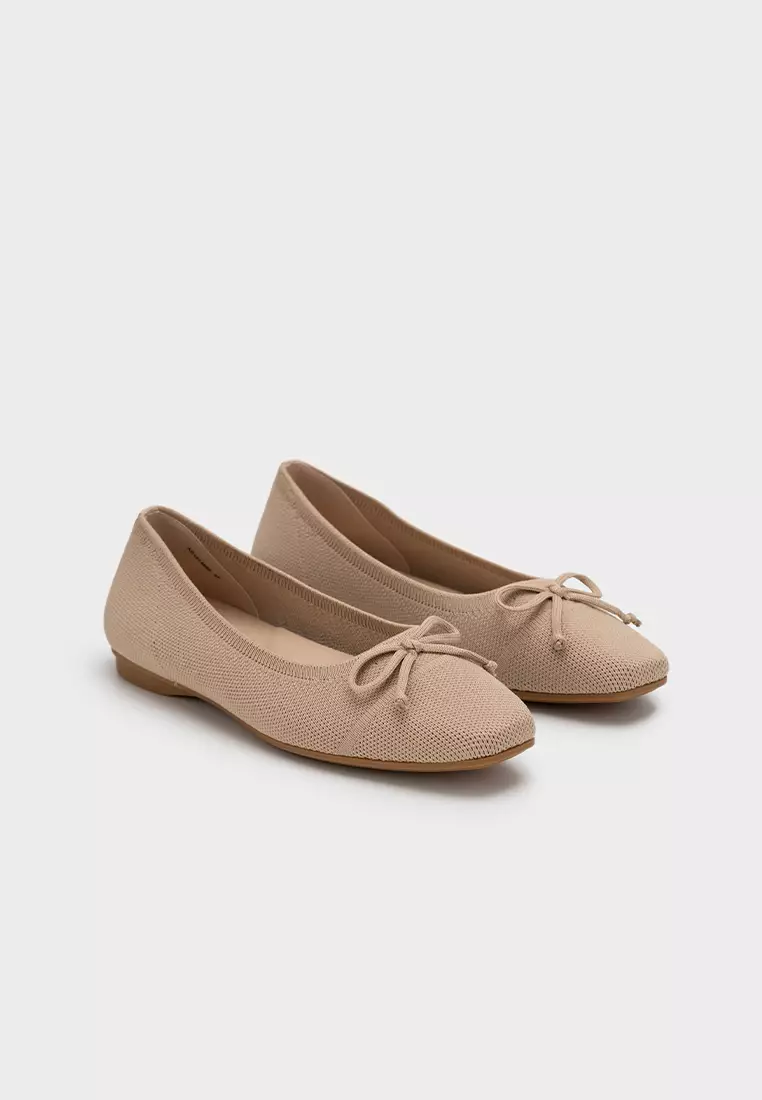 Flyknit Material Flats