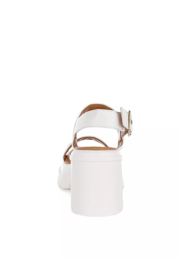 Sandal Platform Bertumit Detail Lubang Tali Warna Coklat Muda